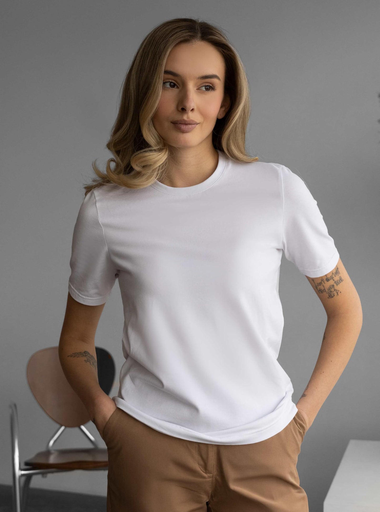 Arber Women’s Slim Fit Crew Neck T-Shirt – 95% Cotton 5% Elastane, Breathable Stretch Basic Short Sleeve Tee, Black & White